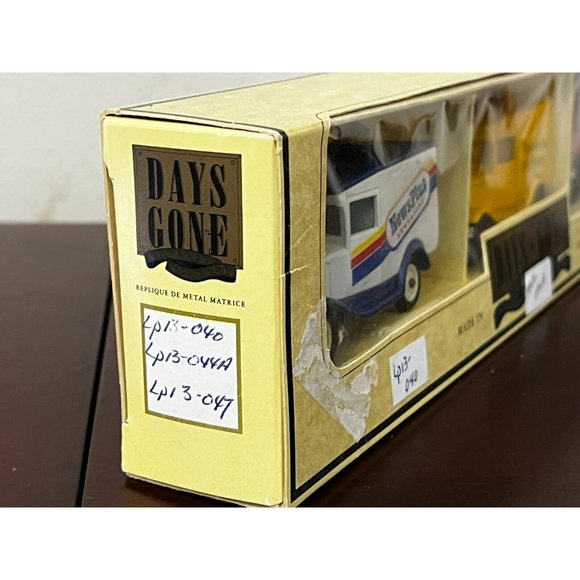 Vintage LLEDO LP13 1934 MODEL A FORD VAN Truck set of 3 news newspaper new - Picture 7 of 11